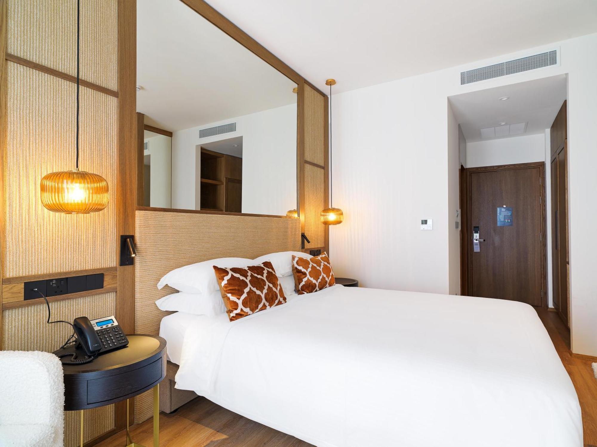 Leonardo Boutique Hotel Larnaca Quarto foto